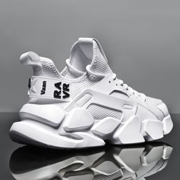 Nieuwe dikke heren Sneakers White Street Trend Men schoenen Ademend Outdoor Jogging Sports Running Shoes Big Size 45 46