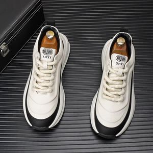 Nieuwe klassieke papa schoenen Herfst en winter casual eenvoudige mode sneakers trend witte herenschoenen a32