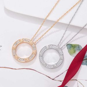 Nieuw klassiek ontwerp 18K Gold Simple Luxury Decoration Single Ring Chain voor vrouwen met Carrtiraa originele kettingen
