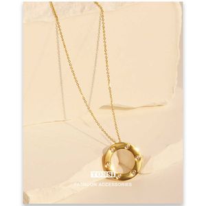 Nouveau design classique Golden Fashionable Simple Elegant Cold Cool Style Round Design polyvalent avec des colliers Cartter originaux