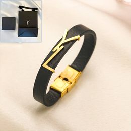 Nieuwe klassieke designer armband merk luxe charme lederen armband met goud zilver plating hoge kwaliteit sieraden armband ontwerp voor damesmode metalen armbanden