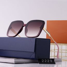 Nieuwe Klassieke Designer Zonnebril Mode Trend 2229 Zonnebril Anti-Glare Uv400 Casual Brillen Voor Mannen En Vrouwen327B