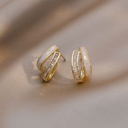 Nya klassiska eleganta imiterade pärlorhängen för kvinnor Crystal Long Utsökt droppörhänge Bröllopssmycken