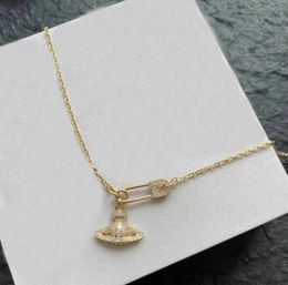 Nouveau classique mode pendentif colliers pour femmes élégant 4/quatre feuilles trèfle médaillon collier de haute qualité chaînes ras du cou bijoux de créateur plaqué or 18 carats