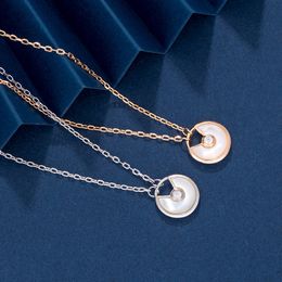nieuwe klassieke ketting designer sieraden 925 zilveren luxe sieraden voor vrouwen natuurlijke schelp voor trouwdag en Valentijnsdag mode veelzijdige sleutelbeenketting
