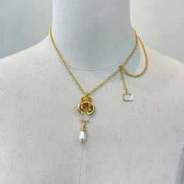 Nieuwe klassieke ketting Hot beroemde designer sieraden 18K Gold vergulde kristallen roestvrijstalen choker hanger hoogwaardige parelketen 4 stijlen sieraden geschenk