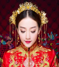Nieuwe klassieke goudkleur Chinees Traditional Hair Jewelry Tassel Hairbands Coronet Haarspelden oorbellen BRIDAL Wedding Bijoux Gifts4361137