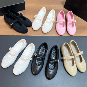 Nieuwe stoffen balletflats met riemgespelen echte lederen ronde-teen Mary Jane schoenen glijden op oafers topkwaliteit luxe designer schoen fabrieksschoenen met doos witte tas