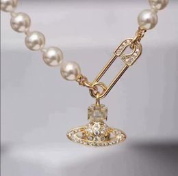 Nouveau collier de trèfle Pendant Pearl Mother en acier inoxydable plaqué 18k Fille de la Saint-Valentin de la Saint