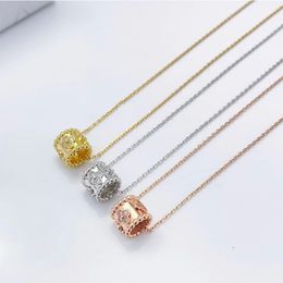 Nuevo collar de trébol mujer cadena de diamantes moda collar de calteros de caladooscopio de lujo