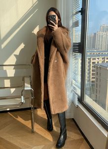 Nieuwe geschoren jas van alpacafleece met silhouetdeeltjes voor dames van gemiddelde lengte