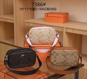 Nieuwe gecoate presbyopische cameratas Europese en Amerikaanse retro handtas Schouder Crossbody Kleine vierkante zakken