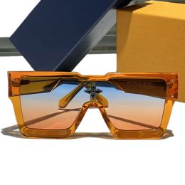 Nouvelles couleurs Fashion Big One-pièce Gradient Sunglasses UV400 Men de luxe Modèles ADUBRALS Gradient Couleur Plank Tinded Gogle Goggles Goggles Fullset Design Case