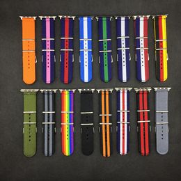 Bracelets de montre intelligente de nouvelle couleur pour bracelet de montre Apple 40 mm 44 mm 38 mm 42 mm en nylon doux et respirant pour iWatch bandes de remplacement Sport Loop série 6 SE 5 4 3 2 1