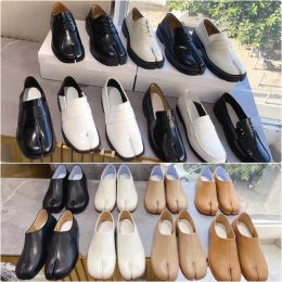 Nouvelle couleur MM6 Classic Luxury Tabi Lace Up Babouches Designer Madison Margiela Mens and Womens Derma Modafers Factory Shoes