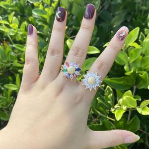 Bague tournesol en Zircon coloré pour femmes, nouvelle personnalité de la mode, pièce à main en or INS R40