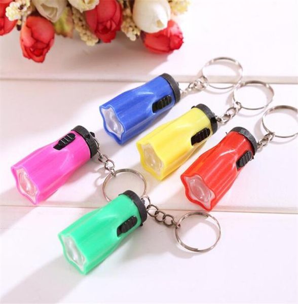 Nouveau Forme De Fleur Colorée Portable Mignon Lumineux LED Lampe De Poche Porte-clés Mini Porte-clés Torche Lampes De Poche Plum Anneau Couleurs Mélangées For1772410