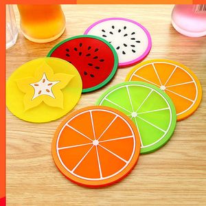 Nouveau Coloré Fruit Forme De Voiture Coaster Silicone Tasse Pad Anti-dérapant Isolation Thermique Boisson Tapis De Voiture Tableau De Bord Décoration Auto Accessoires