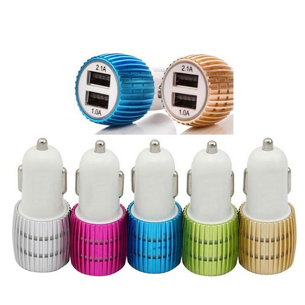 Nouveau chargeur de voiture LED coloré 2 Ports Port de cigarette 5v 2.1A Micro adaptateur d'alimentation automatique double USB pour iPhone 7 plus Samsung s7 téléphone portable