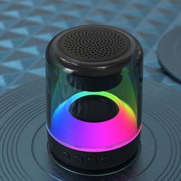 Nuevo Altavoz Bluetooth inalámbrico con luz colorida, Audio envolvente 3D para el hogar, subwoofer portátil para exteriores con caja de venta al por menor