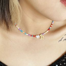 Nouveau Coloré Pierre Naturelle Amour Charme Or Lettre Perlé Collier Boho En Acier Inoxydable A-Z Anglais Lettres Initiales Pendentif Collier Neckchain Beadh Bijoux Pour Femmes