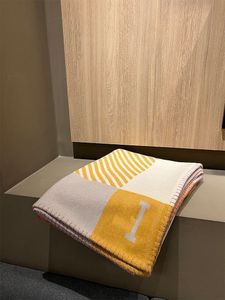 Nieuwe kleuren Hengao wol gele deken en kussen dikke thuisbank Verkoop van grote maat 145*175cm goede quailty