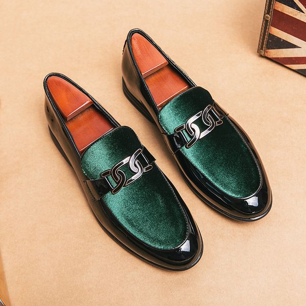 Nueva marca de cuero de pana de lujo para hombres, mocasines informales de diseño verde y negro, mocasines para hombres, zapatos de vestir de boda italianos