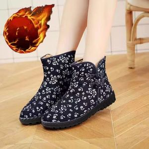 Bottes en coton épaisses pour femme, chaussures d'hiver en tissu décontracté, chaudes avec velours, antidérapantes, confortables, neige, vente directe d'usine, nouvelle collection hiver