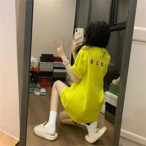 Nieuw paar korte mouwen T-shirt vrouwen lossen zomer fluorescerende gele mid-lengte lagere kleding ontbreekt design sense top