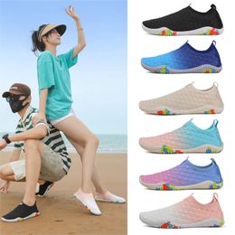 Nuevas parejas de ciclismo al aire libre y zapatos de senderismo en la playa Five dedo zapatos de natación y rastreo de ríos zapatos para mujeres zapatos para caminar agua