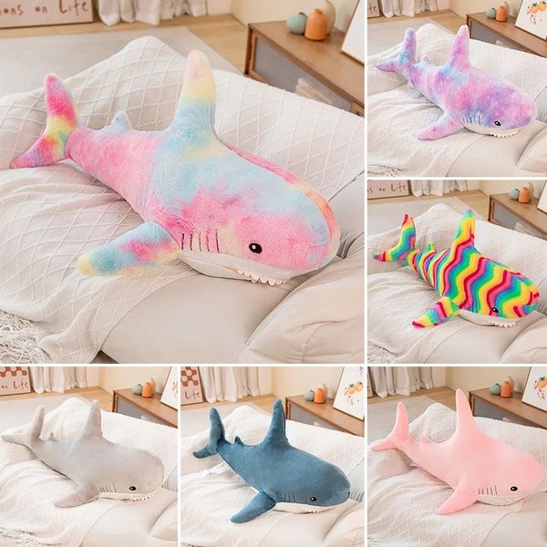 Oreiller de poupée requin de dessin animé créatif, pour filles et enfants, cadeau de Festival, jouets en peluche, vente en gros, personnalisation, nouvelle collection