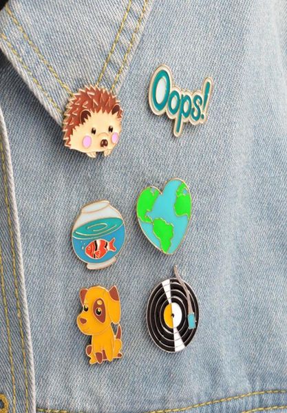 Nuevo amor creativo Earth World Peace Broch Pin Cartoon Goldfish Brooch Jewelry Weat Wehin Mochila Decoración de vestidos de mochila 6271849