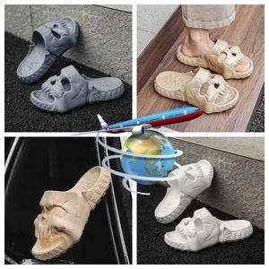 Nieuwe Creative Skull Slippers Summer Men Slippers Outdoor Beach Sandalen Non-Slip Indoor Home Glaasjes Paren schoenen Gai Maat 40-45