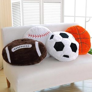 Creative Soccer en forme d'oreiller moelleux en peluche en peluche doux et durable style de jouet de sport jouant cadeau pour la décoration de chambre d'enfants Y200103