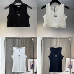 Nouveaux T-shirts recadrés Femmes Tricots Débardeur Designer Broderie Gilet Sans Manches Respirant Tricoté Pull Femmes Sexy Sport Tops Taille S-XL