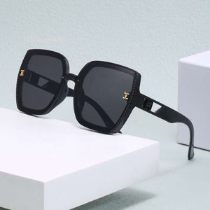 Nouvelles lunettes de soleil transfrontalières pour hommes et femmes d'Europe et d'Amérique, de voyages classiques et de lunettes de mode pour le commerce extérieur