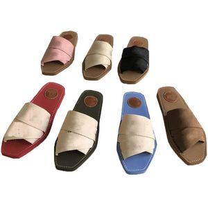 Diseñador de playa Woody Mujeres Zapatillas romanas Sandalias de verano Mocasines de perlas para mujer Imprimir Slide Wide Flat Lady Sandalia Zapatilla