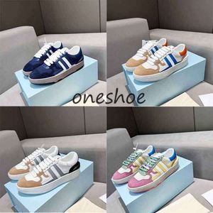 New Curb Casual Chaussures Femmes Designer de luxe Fashion Catwalk Baskets Couture Couleur Low Mocassins Cuir Clay Respirant Sneaker 35-44