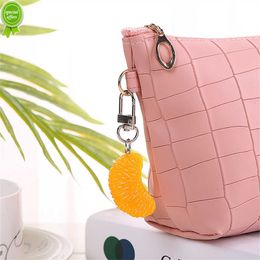 Nieuwe schattige 3D -simulatie Orange Keychain PVC Fruit Key Chain For Women Girls Hoofdtelefoonbehuizing Hangtas Bag Ornamenten Diy Gift Accessories