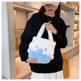 Nuevo bolso lindo y explosivo de la felpa de Kuromi para las mujeres, bolso al aire libre versátil de la melodía dulce coreana de la historieta