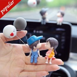 Nieuwe schattige autodecoratie Mooie cartoon paar actiefiguur Figurines ballon ornament Auto interieur dashboard accessoires Girl cadeau