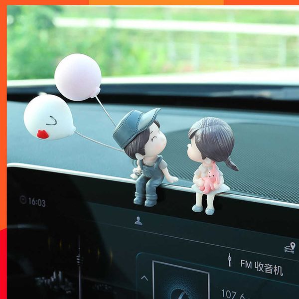Nouveau mignon dessin animé Couples figurine Figurines ballon ornement Auto intérieur tableau de bord pour filles cadeaux goutte voiture accessoires