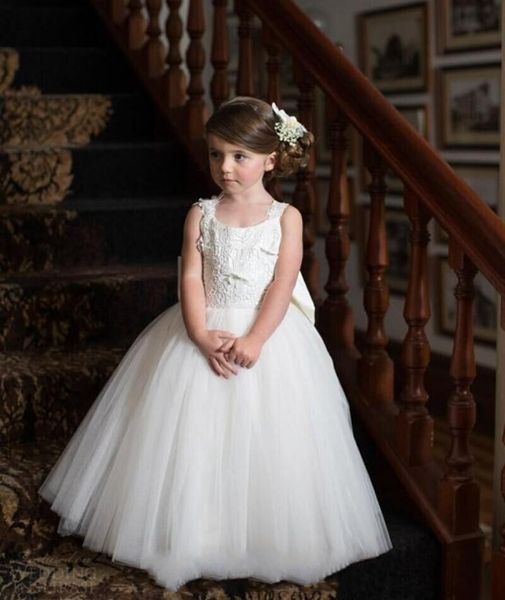 Nouveau mignon blanc Tulles princesse boule Robes de soirée de mariage Little Kids Flower Girls Robes Puffy Tulle jupe sans manches Robes de danse