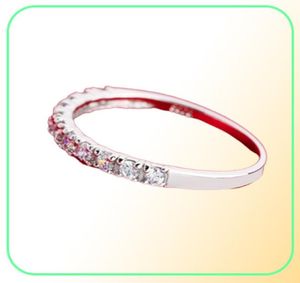 Nouvelle bague de conception anneaux de mariage Femmes 925 Bijoux de bague en diamant simulé en argent sterling2456305