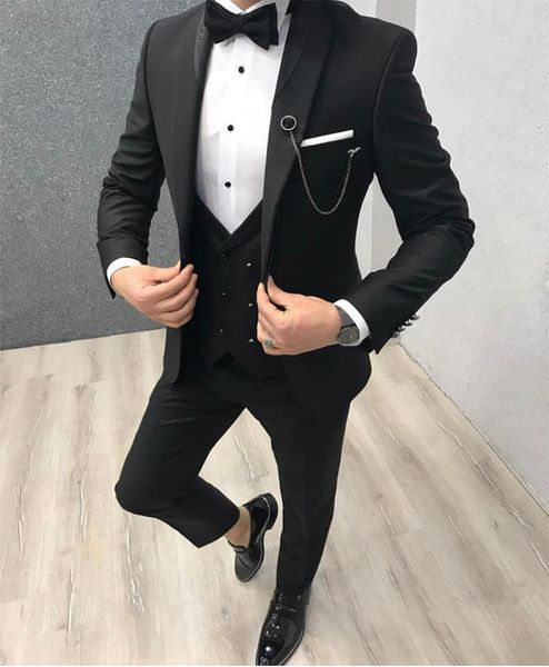 Nouveau design Black Groomsmen Tuxedos de mariage personnalisé conçu pour le marié Tuxedos Business Mens Suit trois pièces SuitJacketpants V9477376