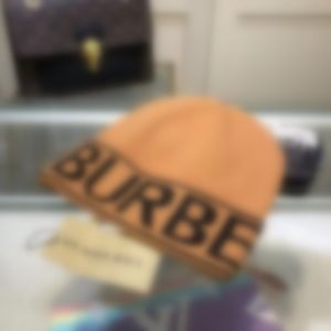 Nieuwe ontwerpontwerper Beanie Classic Letter Break Bonnet Caps voor heren dames herfst winter warm dik wollen borduurwerk koude hoed paar mode street hoeden Q13