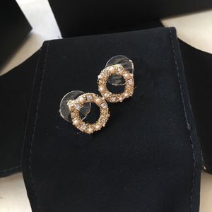 Nieuw ontwerp diamanten oorbellen voor vrouw parel charme oorbellen S925 zilveren naald oorbellen sieraden aanbod