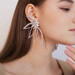 Nouveau design Fashion européenne American exagéré boucles d'oreilles Grands diamants incrustants de papillons goujons d'oreille de fleur PH-020