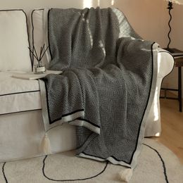 Nieuw ontwerp geometrische gebreide deken voor bank en bed airconditioning deken 80 * 100cm