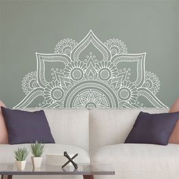 Ontwerp Half Mandala Wall Stickers voor slaapkamer Home Decor hoofdeinde vinylstickers bloem sticker yoga lc1196 y200103